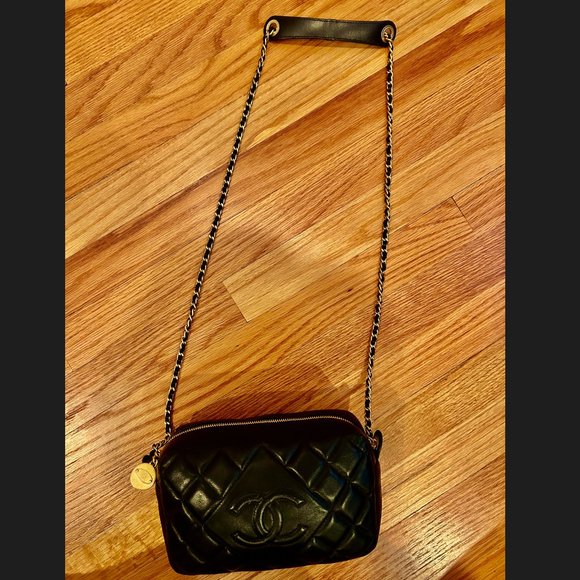 CHANEL Small Diamond CC Camera Bag - Picture 9 of 10